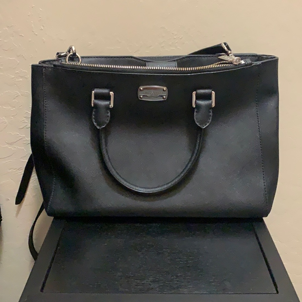 Micheal Kors purse